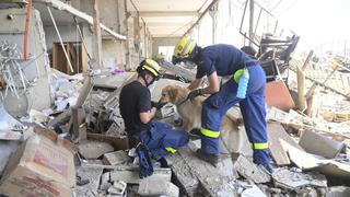 Beirut: socorristas recuperan cuerpos y buscan sobrevivientes entre los escombros de la explosión | FOTOS