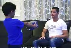 YouTube: Cristiano Ronaldo recibió tierno regalo de su hijo y es viral (VIDEO)