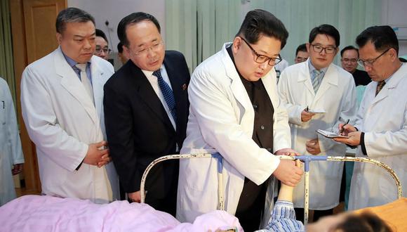 Kim Jong-un realizó el lunes una inusual visita a las víctimas chinas del accidente en Corea del Norte. (Foto: AFP)