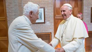Vaticano publica verdadera carta de Benedicto XVI sobre papa Francisco