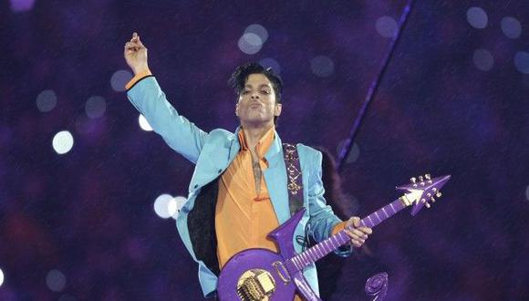 Prince durante su presentación en el medio tiempo del Super Bowl XLI en febrero de 2007. (Foto: AP)