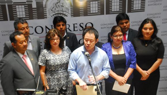 Kenji Fujimori saludó la decisión del titular del Legislativo y felicitó a sus compañeros de Cambio 21. (Foto: Andina)