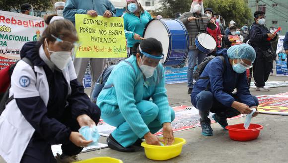 Federación Médica inició huelga a nivel nacional por 48 horas. (Foto: Britanie Arroyo / @photo.gec)