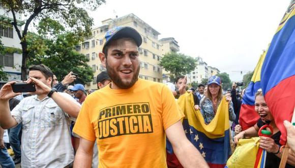 Juan Requesens participó en varias manifestaciones antigubernamentales, en una de las cuales resultó herido. Foto: Getty images, vía BBC Mundo