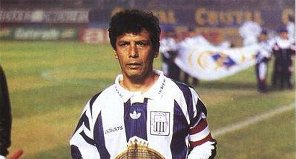 César Cueto es uno de los mejores exponentes de la historia del fútbol peruano. Este viernes, el Poeta de la Zurda cumple 64 años y lo recordamos con esta anécdota. (Foto: Historia Blanquiazul)