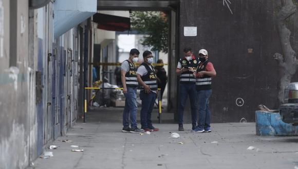 Policías indagan asesinato y buscan al sospechoso (Foto: Referencial / GEC)