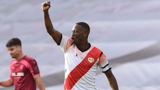 Luis Advíncula cumplió 100 partidos oficiales vistiendo la camiseta de Rayo Vallecano