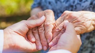 La mujer portadora de un gen que la protege contra el alzhéimer 