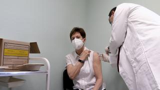 Hungría se adelanta al resto de países de Europa y comienza la vacunación contra el coronavirus