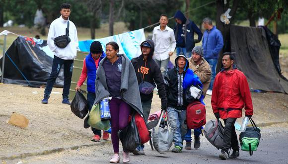 Los padres que ingresen a Ecuador deberán demostrar la relación de filiación y parentesco a través de "documentos válidos", incluyendo las partidas de nacimiento originales o copias certificadas. (Foto: EFE)