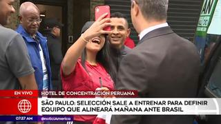 Hincha peruana rompe protocolo de seguridad y consigue 'selfie' con Yosimar Yotún