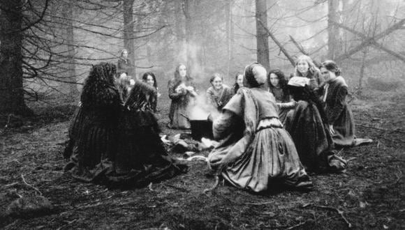 "Las Brujas de Salem (1996) fue una adaptación de la obra de Arthur Miller con Winona Ryder como protagonista.