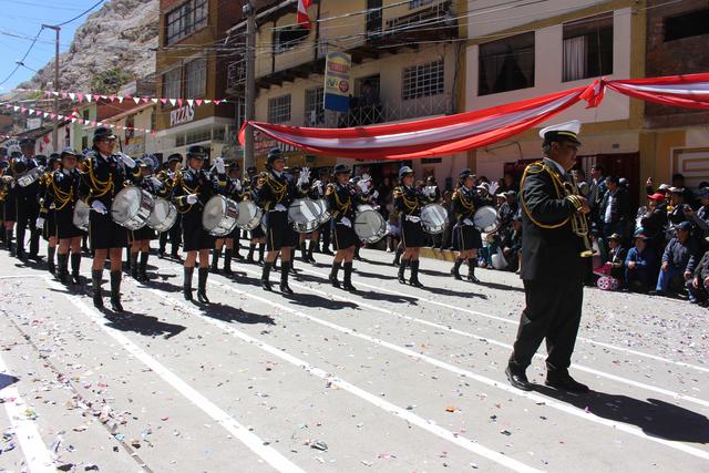 Así se desarrolló el desfile en La Oroya.