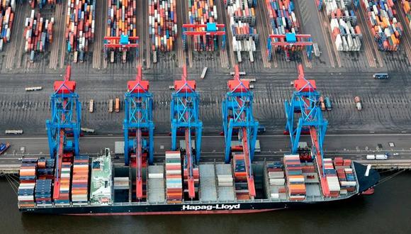Un buque contenedor en el puerto de Hamburgo, Alemania | Foto: EFE / Kay Nietfeld