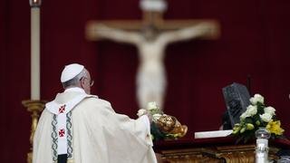 Papa Francisco mostró los huesos de San Pedro en el Vaticano