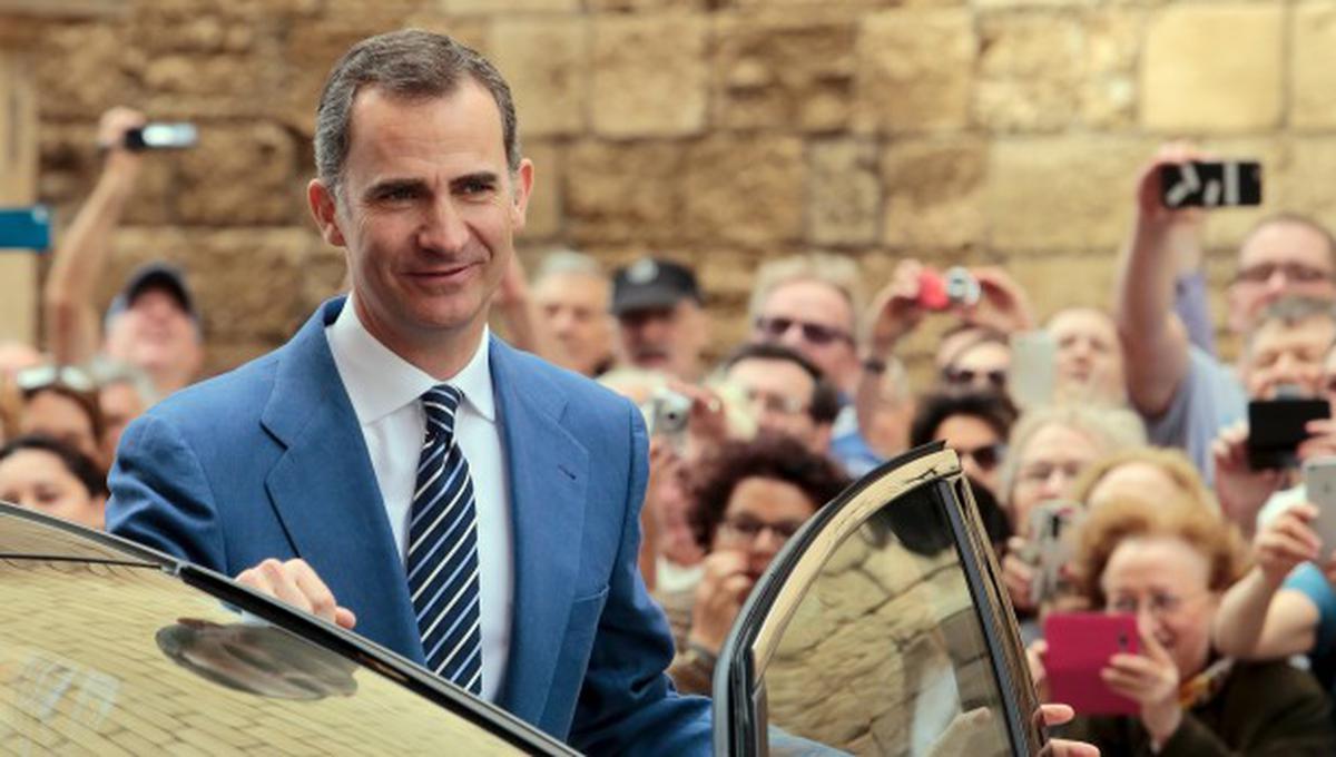 El rey de España aumentó su sueldo en 1%, ahora ganará...