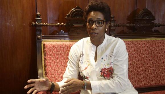 Parlamentaria fujimorista afirmó que ella fue a visitar al condenado ex presidente cuatro veces en la clínica.