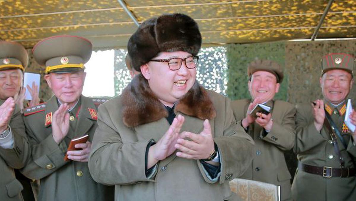 Kim Jong-un dice que tiene "plena capacidad de ataque nuclear"