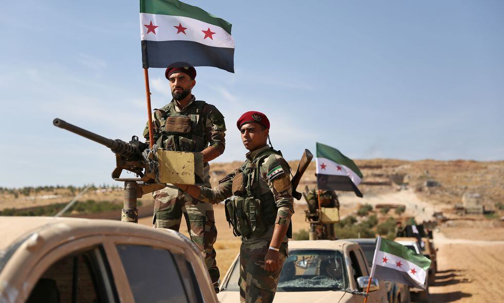 Combatientes rebeldes sirios que respaldan a Turquía. (AFP / Nazeer Al-khatib).