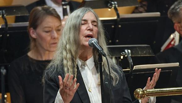 Patti Smith, durante la ceremonia del Nobel 2016, donde se rindi&oacute; homenaje a Bob Dylan. (Foto: AP)