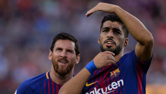 Lionel Messi y Luis Suárez antes de un partido del Barcelona. En  Uruguay buscan que ambos cracks promocionen el Mundial del 2030. (Foto: AFP)