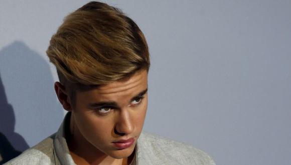 Justin Bieber retira foto desnudo y se disculpa con fans