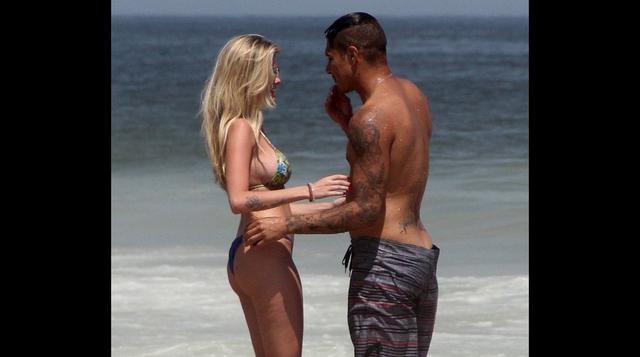 Paolo Guerrero disfruta día de playa con modelo Bárbara Evans - 1