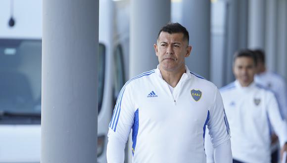Jorge Almirón asume el buzo de entrenador en Boca Juniors.
