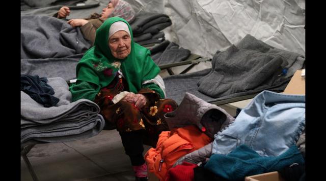 Afgana de 105 años llega entre grupo de refugiados a Croacia - 4