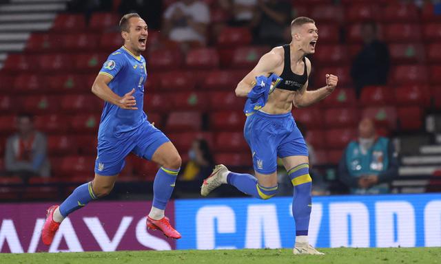 Ucrania vs. Suecia chocaron por los octavos de final de la Eurocopa 2021 | Foto: AFP
