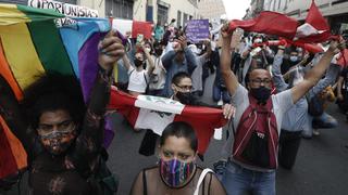 Ciudadanos protestaron por segundo día después de que el Congreso vacara a Martín Vizcarra