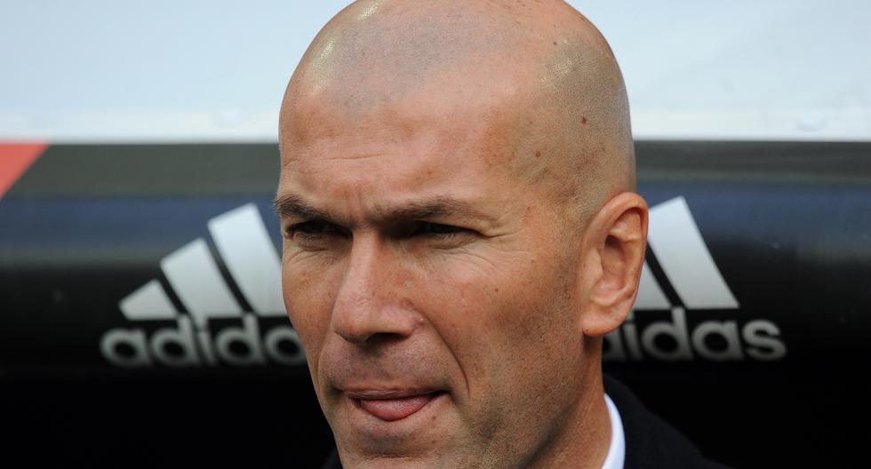 Zinedine Zidane hace cambio de último minuto para el Real Madrid vs Málaga. (Foto: Getty Images)