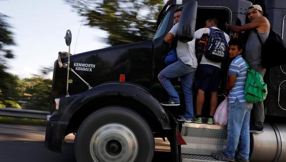 Caravana de migrantes: Estados Unidos enviará 800 soldados a la frontera con México. (Reuters).