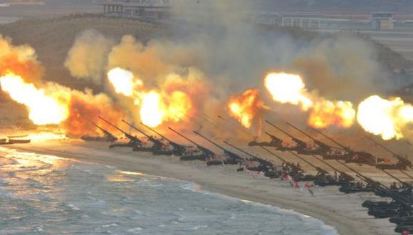 Corea del Norte realiza maniobras militares con fuego real