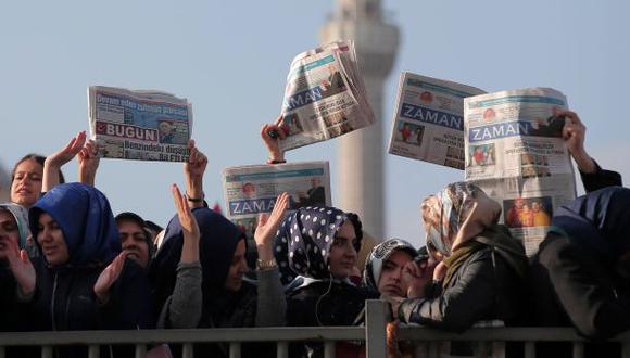 Turquía: Detienen a periodistas en redada contra opositores