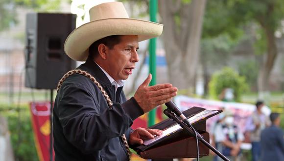 La jefa del Gabinete Ministerial, Mirtha Vásquez, indicó que Castillo Terrones “tiene toda la intención” de dialogar con los gobernadores regionales del país. (Foto: Presidencia)