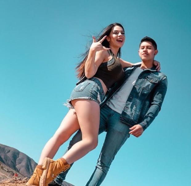 "El mejor amigo, amante y novio que pude elegir! 
Te amo Tavo Betancourt. Estaré siguiendo a los primeros que me digan de qué video es esta foto" (Foto: Instagram / Lizbeth Rodríguez)