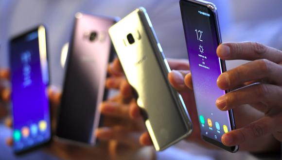 Un fallo en los móviles Samsung envía fotos privadas aleatoriamente entre tus contactos. (AFP)