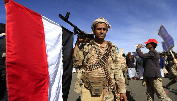 Rebeldes hutíes empiezan a retirarse de puertos en Yemen, entre ellos Hodeida. (AFP).