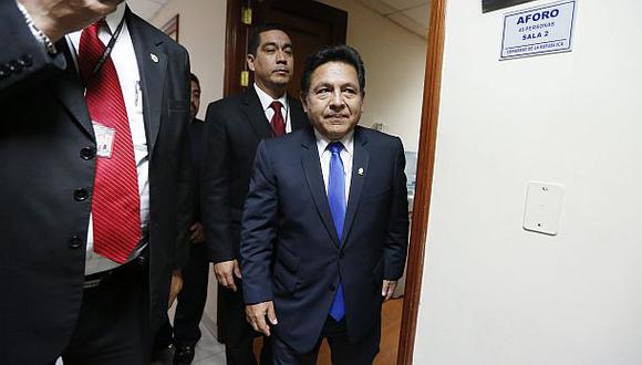 Ramos Heredia fue citado al Congreso por compra de golosinas