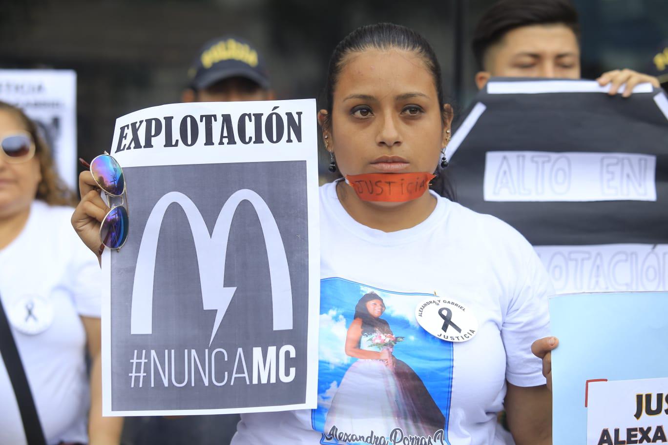 Caso McDonald’s: plantón en Miraflores en protesta por muerte de dos jóvenes trabajadores. (Foto: Jessica Vicente)