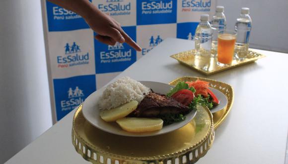 EsSalud recomienda consumir más pescado, verduras, agua y reducir la ingesta de sal para prevenir daño a los riñones.