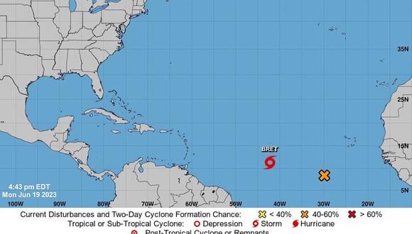 Imagen cedida por el Centro Nacional de Huracanes (NHC) de Estados Unidos donde se muestra la localización de la tormenta tropical Bret en el Atlántico, el 19 de junio de 2023. (Foto del NHC / EFE)