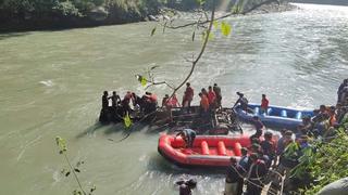 Nepal: 17 muertos y 48 heridos tras caída de bus al río Sunkoshi