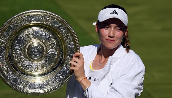 Elena Rybakina, rusa nacionalizada kazaja, ganó su primer Grand Slam en Wimbledon. (Foto: EFE)