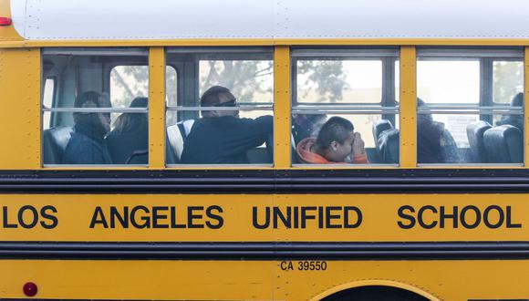 El principio de acuerdo establece varios “parámetros de seguridad” que permitirían una reapertura parcial de los centros, indicaron el Distrito Escolar Unificado de Los Ángeles y el sindicato. (RINGO CHIU / AFP).