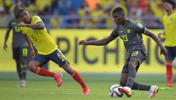 Estas serían las alineaciones titulares de Ecuador y Colombia por el duelo de la fecha 4 de las Eliminatorias Conmebol. (Photo by Raul ARBOLEDA / AFP)