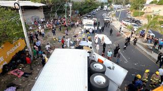 Tragedia en México: mueren 55 migrantes en el accidente del tráiler en el que viajaban hacinados | FOTOS