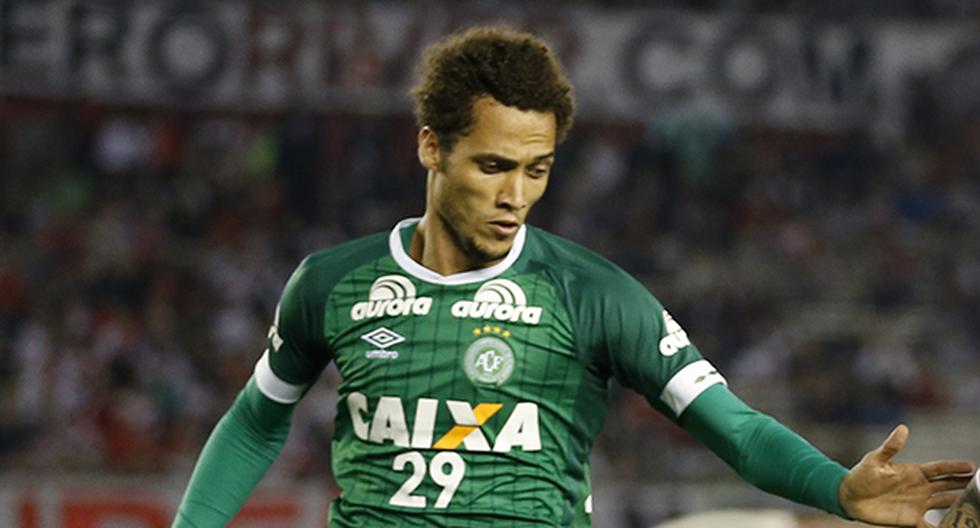 Helio Neto, uno de los 3 jugadores sobrevivientes de la tragedia del Chapecoense, sigue su proceso de recuperación de forma óptima. Se le retiró la ventilación mecánica. (Foto: Getty Images)