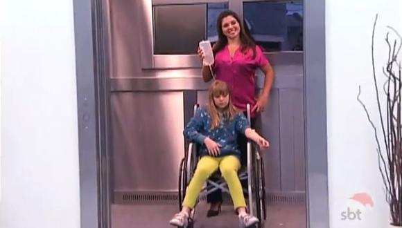 YouTube: niña protagoniza gran broma en ascensor (VIDEO)